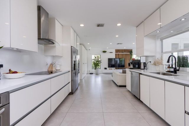 1049 W Palmetto Park Road S, Boca Raton, FL 33486