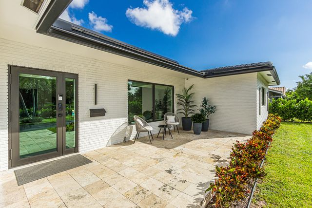 1049 W Palmetto Park Road S, Boca Raton, FL 33486