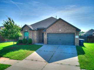 3300 Brookstone Lakes Drive, Yukon, OK 73099