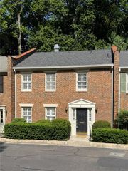 70 Old Ivy Road NE 56, Atlanta, GA 30342