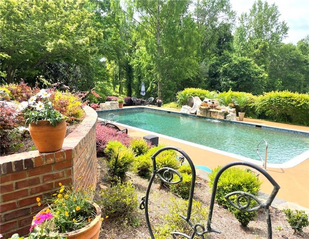 255 Plum Nelly Road, Athens, GA 30606