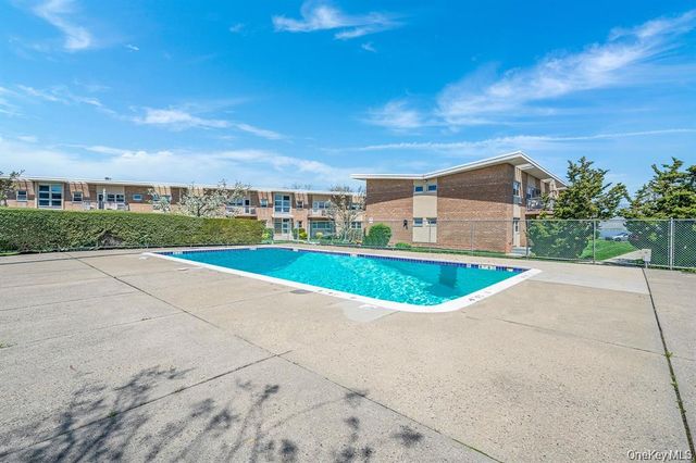 4 Rose Street Building 6 Unit D-1, Oceanside, NY 11572