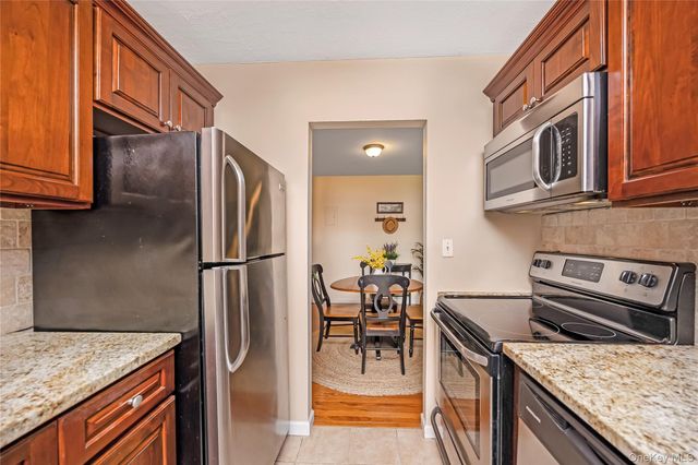 4 Rose Street Building 6 Unit D-1, Oceanside, NY 11572