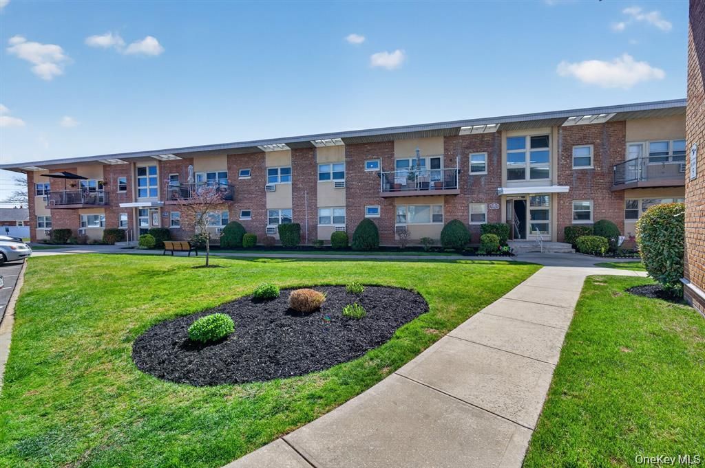 4 Rose Street Building 6 Unit D-1, Oceanside, NY 11572