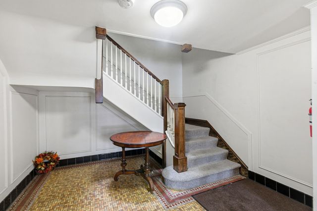 8910 Skokie Boulevard 2N, Skokie, IL 60077