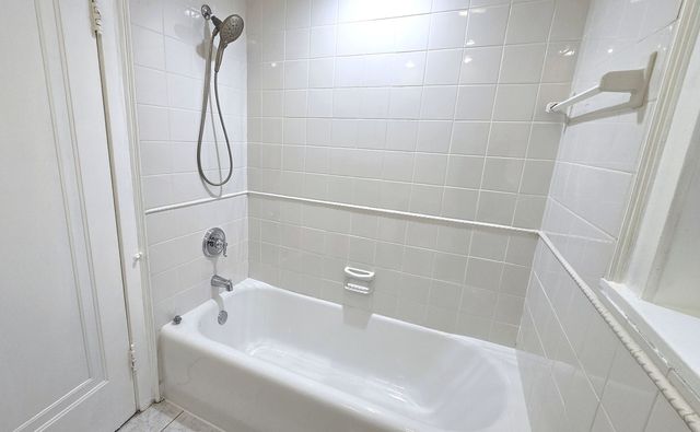 8910 Skokie Boulevard 2N, Skokie, IL 60077