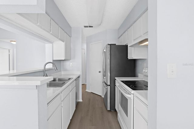 8609 MALLARD RESERVE DRIVE 203, Tampa, FL 33614