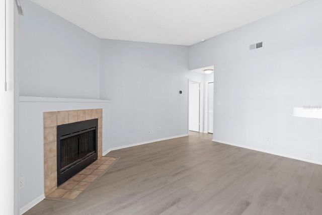 8609 MALLARD RESERVE DRIVE 203, Tampa, FL 33614