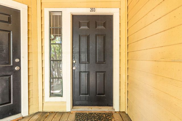 8609 MALLARD RESERVE DRIVE 203, Tampa, FL 33614