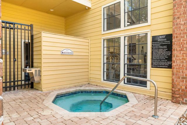 8609 MALLARD RESERVE DRIVE 203, Tampa, FL 33614