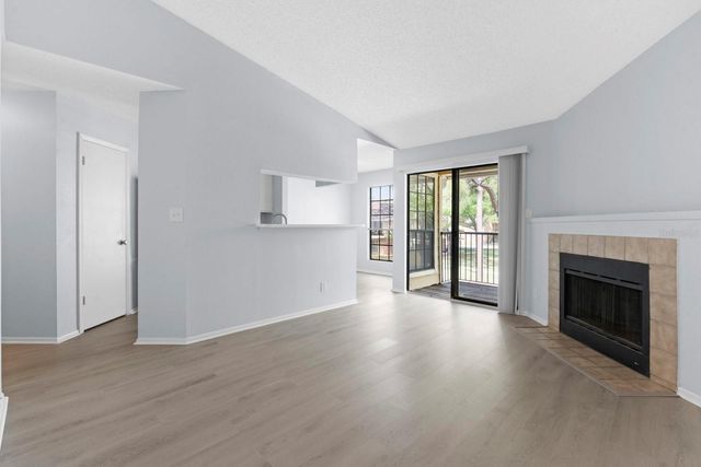 8609 MALLARD RESERVE DRIVE 203, Tampa, FL 33614