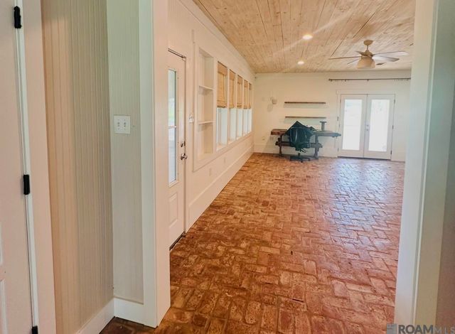 10875 Brown Rd, Denham Springs, LA 70726