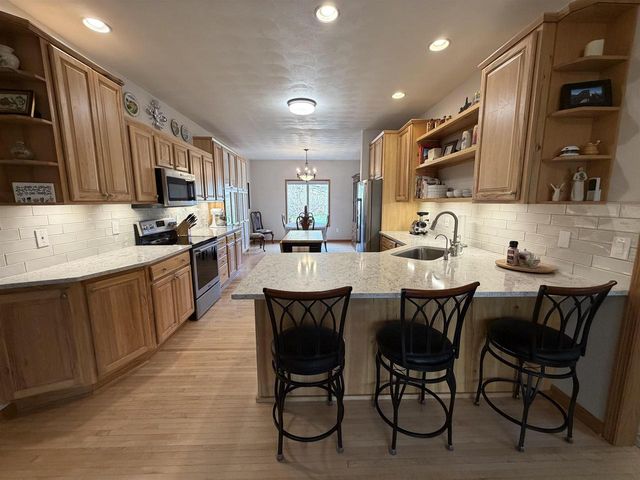 5609 N COUNTY ROAD F, Janesville, WI 53545
