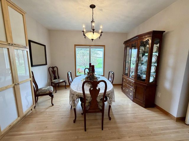 5609 N COUNTY ROAD F, Janesville, WI 53545