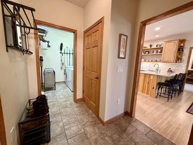 5609 N COUNTY ROAD F, Janesville, WI 53545