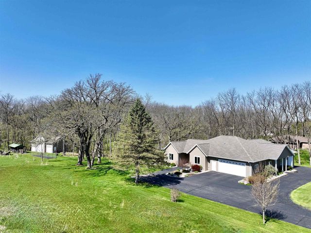 5609 N COUNTY ROAD F, Janesville, WI 53545