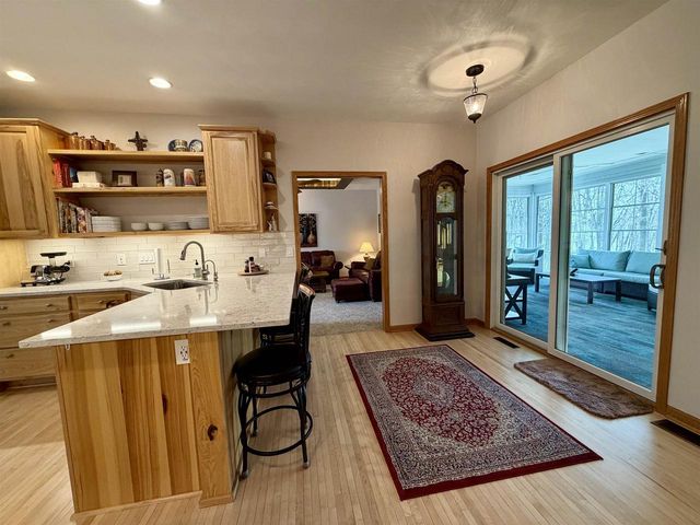 5609 N COUNTY ROAD F, Janesville, WI 53545