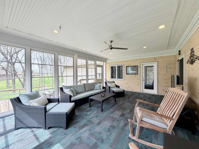 5609 N COUNTY ROAD F, Janesville, WI 53545