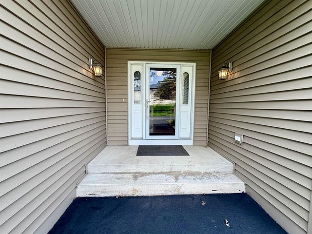 5609 N COUNTY ROAD F, Janesville, WI 53545