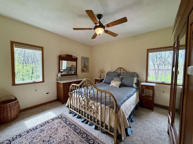5609 N COUNTY ROAD F, Janesville, WI 53545