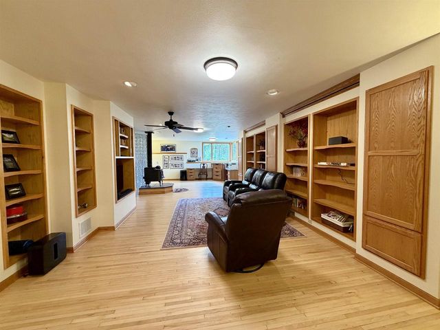 5609 N COUNTY ROAD F, Janesville, WI 53545