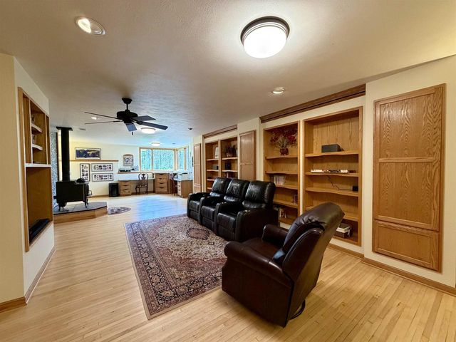 5609 N COUNTY ROAD F, Janesville, WI 53545