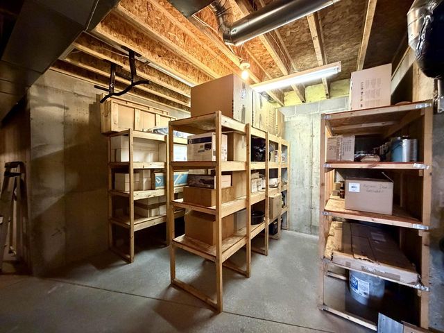 5609 N COUNTY ROAD F, Janesville, WI 53545