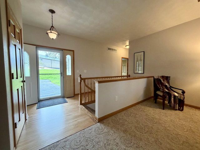 5609 N COUNTY ROAD F, Janesville, WI 53545