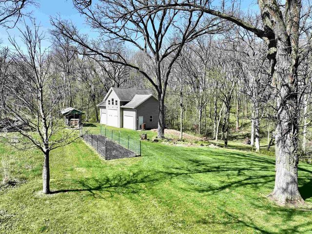 5609 N COUNTY ROAD F, Janesville, WI 53545