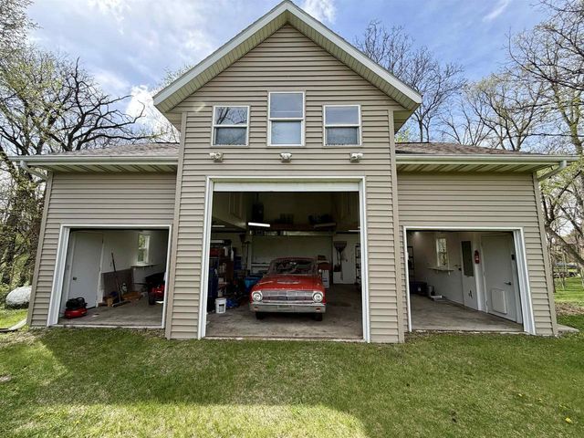 5609 N COUNTY ROAD F, Janesville, WI 53545