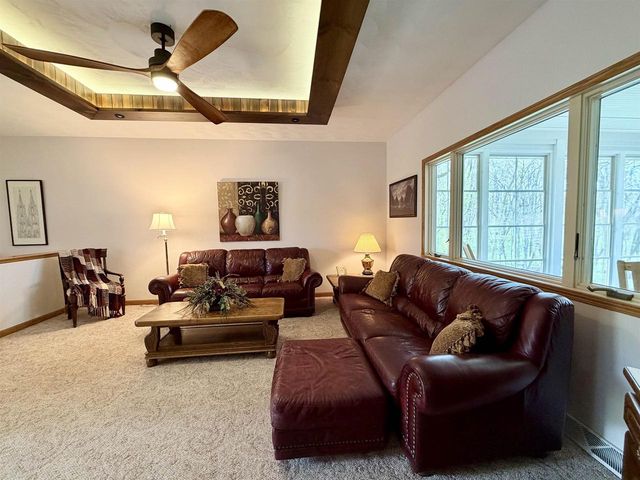 5609 N COUNTY ROAD F, Janesville, WI 53545