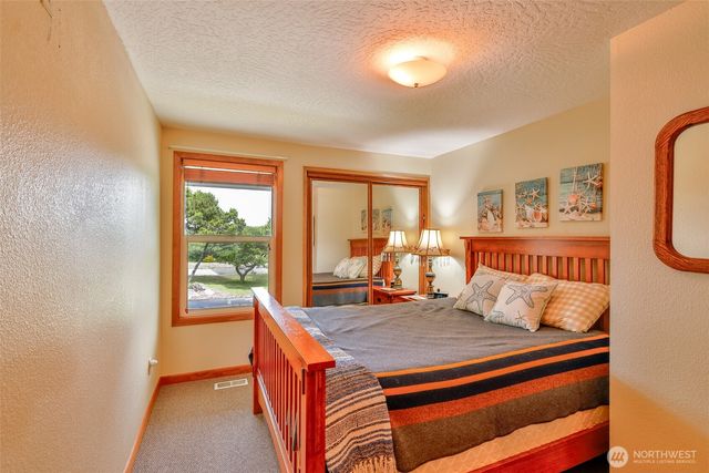 401 Wind Sand Lane W, Grayland, WA 98547