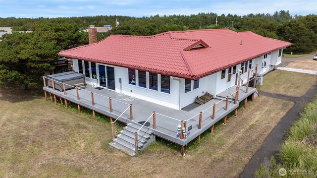 401 Wind Sand Lane W, Grayland, WA 98547