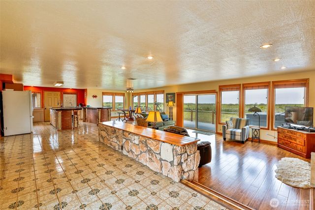 401 Wind Sand Lane W, Grayland, WA 98547