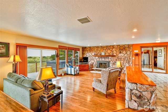 401 Wind Sand Lane W, Grayland, WA 98547