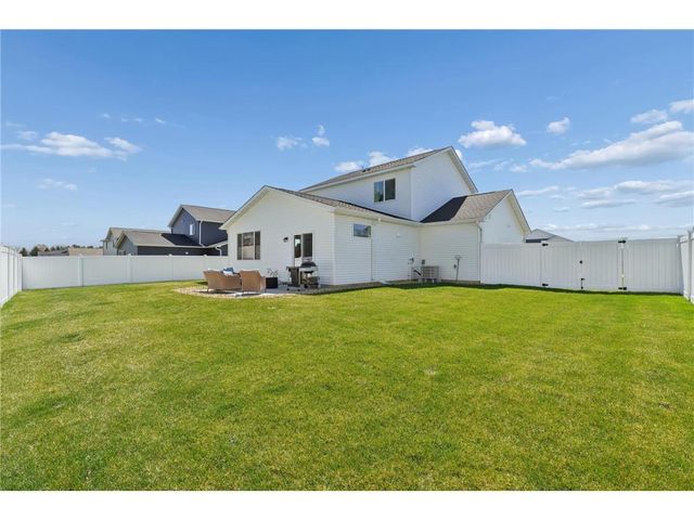 1305 Violet Street, New Richmond, WI 54017