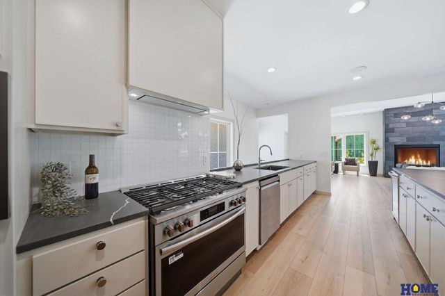 843 S 88th Street, Lincoln, NE 68520