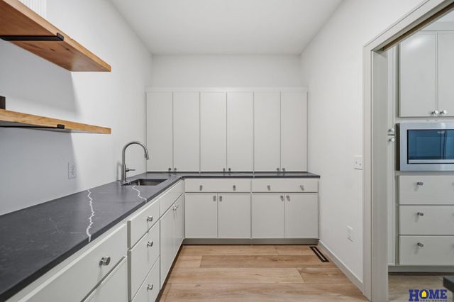 843 S 88th Street, Lincoln, NE 68520