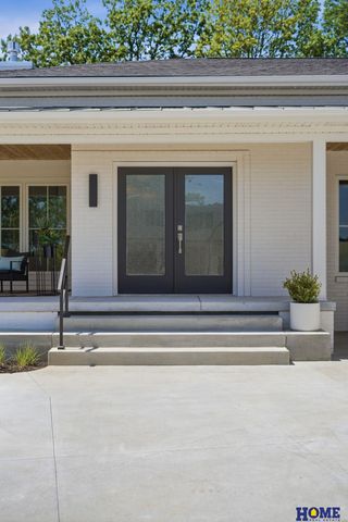 843 S 88th Street, Lincoln, NE 68520