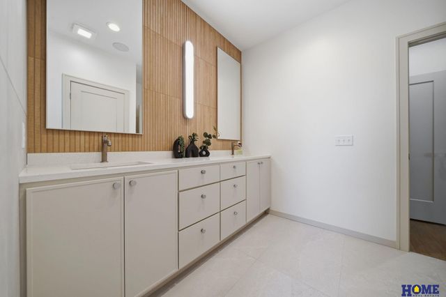 843 S 88th Street, Lincoln, NE 68520