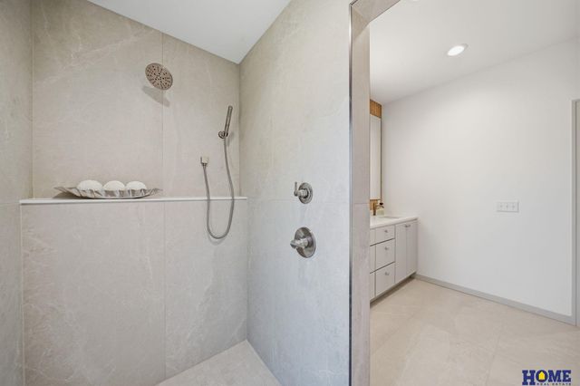 843 S 88th Street, Lincoln, NE 68520