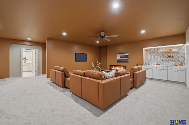 843 S 88th Street, Lincoln, NE 68520