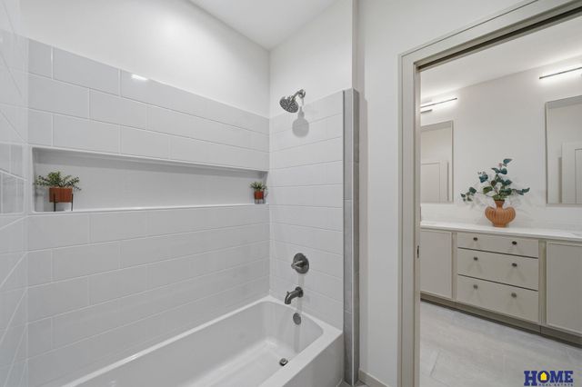 843 S 88th Street, Lincoln, NE 68520