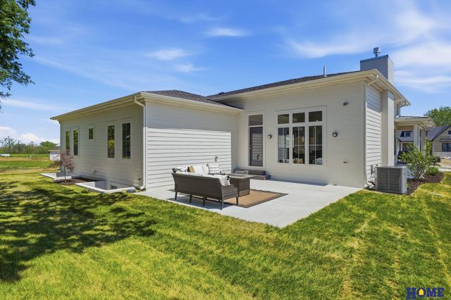 843 S 88th Street, Lincoln, NE 68520