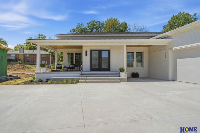 843 S 88th Street, Lincoln, NE 68520