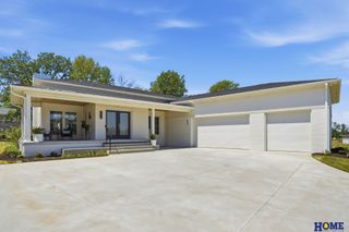 843 S 88th Street, Lincoln, NE 68520