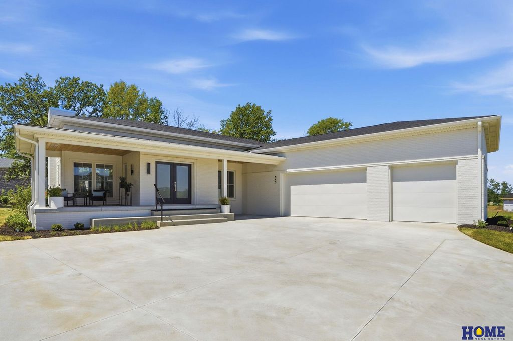 843 S 88th Street, Lincoln, NE 68520