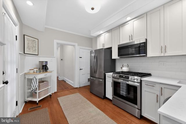 237 W BARNARD ST, West Chester, PA 19382