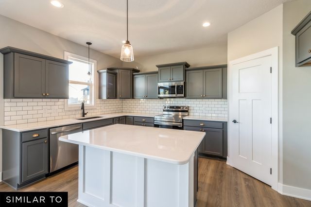 1208 Mulberry Drive NW, Bondurant, IA 50035