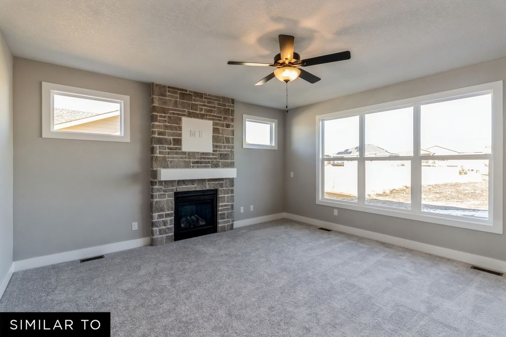 1208 Mulberry Drive NW, Bondurant, IA 50035